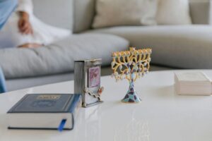 כל מה שצריך לדעת על הזמנת יודאיקה מעוצבת ומרוקמת
